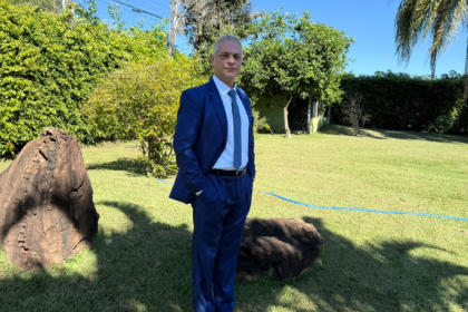 Leonardo Manzan analisa a expansão das comunidades de energia renovável e seus impactos sociais e regulatórios.